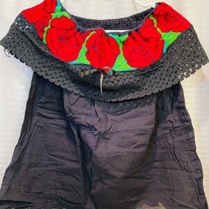 Mexican top size medium